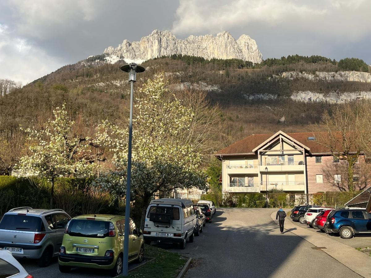 Entre D'annecy Et Montagnes, Golf Et Parapente A Pieds Apartment