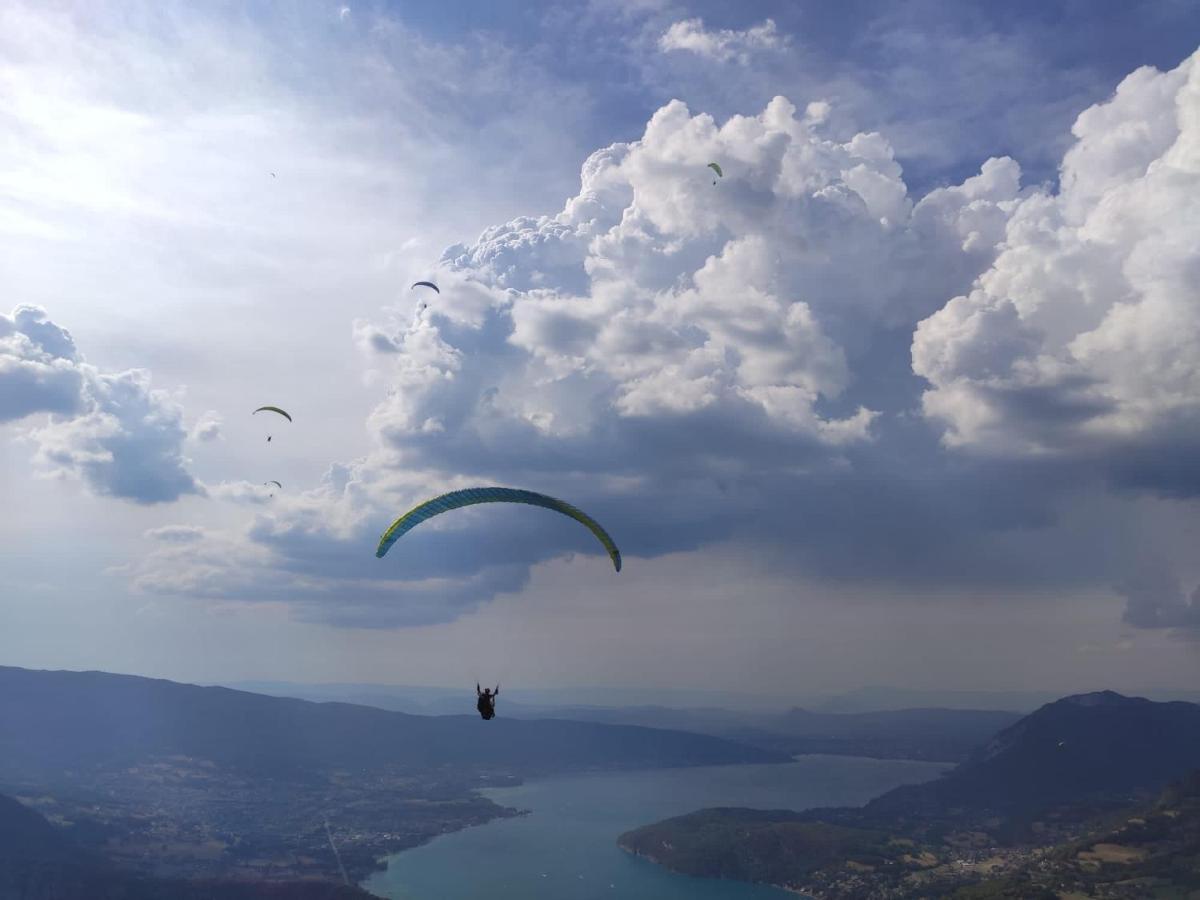 Entre D'annecy Et Montagnes, Golf Et Parapente A Pieds Apartment *