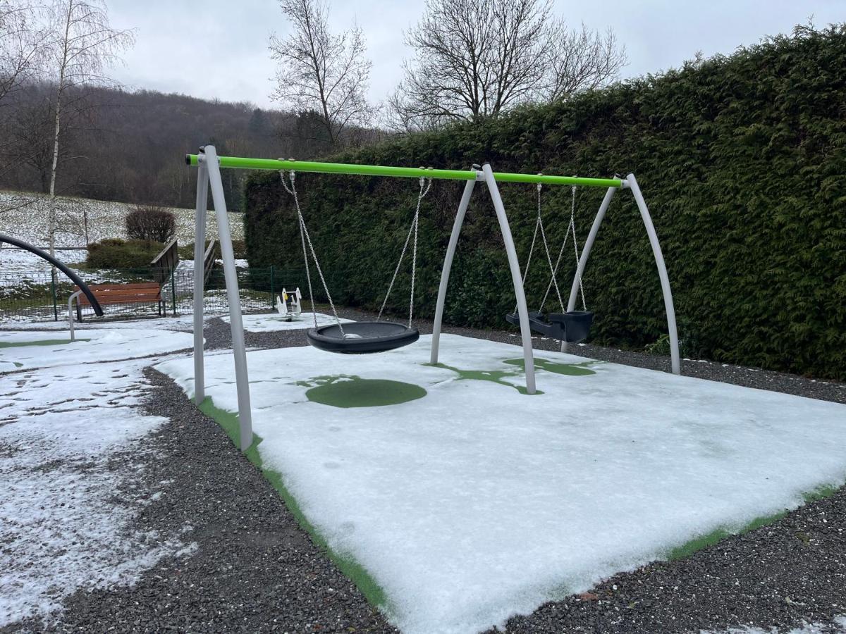 Entre D'annecy Et Montagnes, Golf Et Parapente A Pieds Apartment